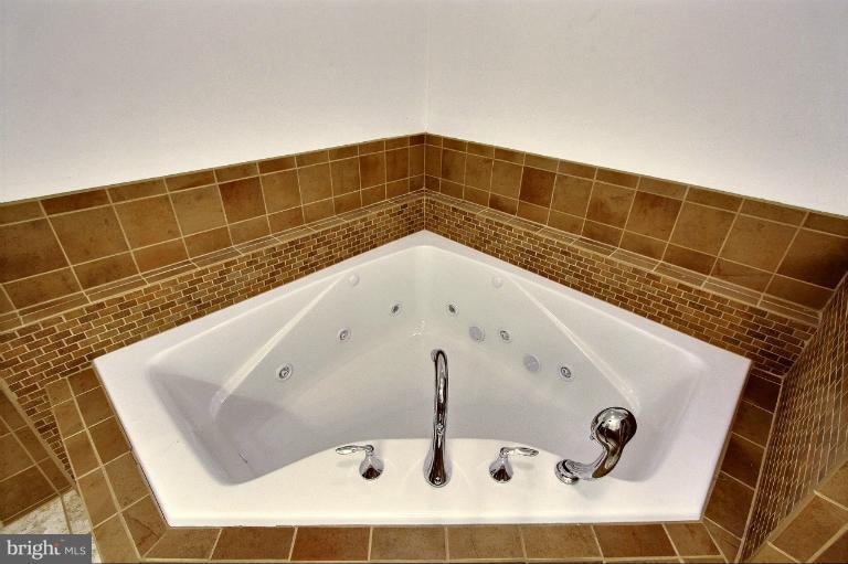 315 Upperlanding Road Essex, MD 21221 - Photo 12 of 30 Bath (Master)