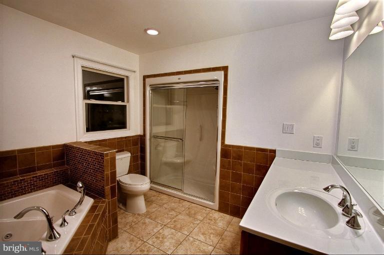 315 Upperlanding Road Essex, MD 21221 - Photo 26 of 30 Bath (Master)