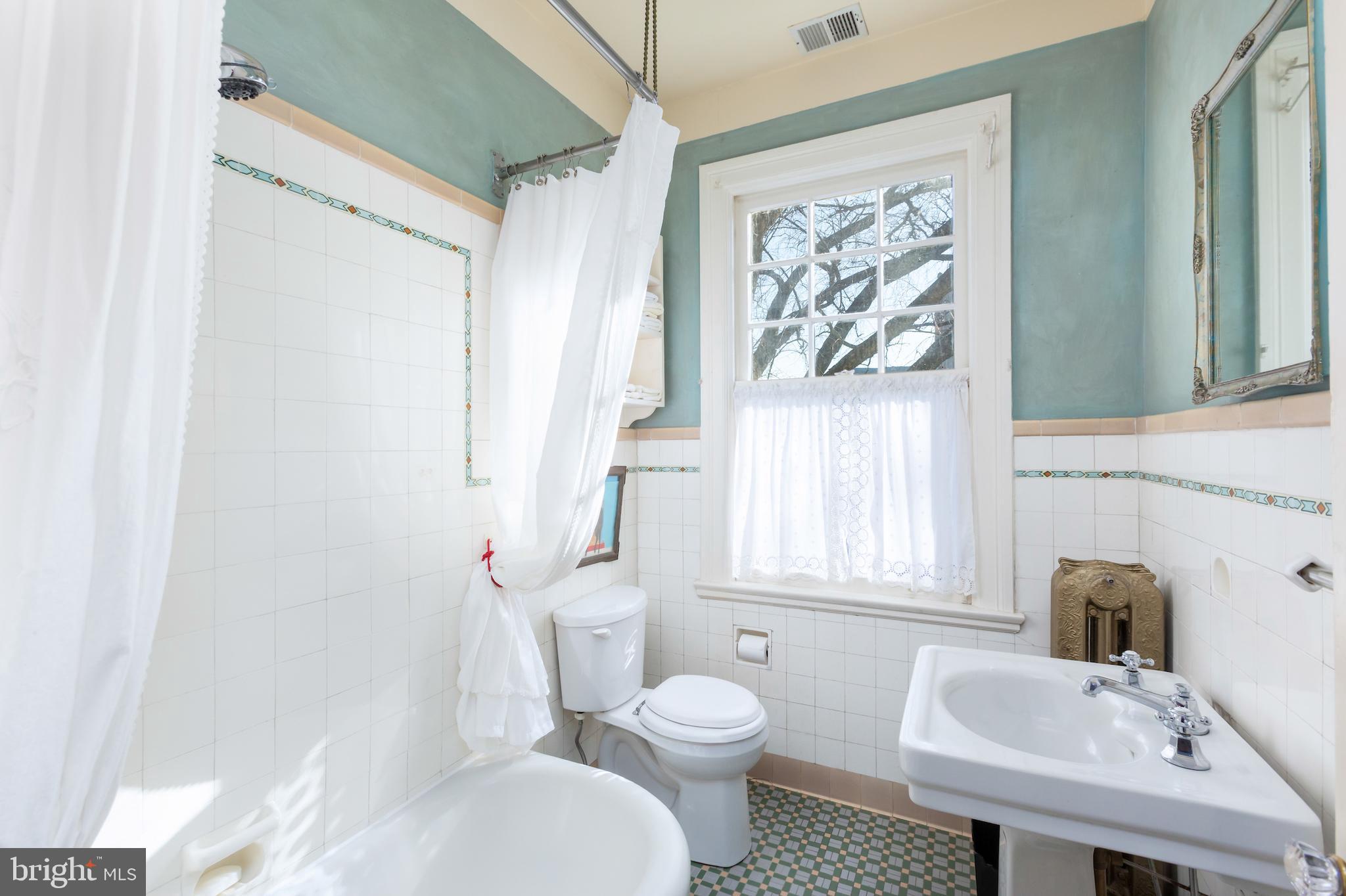 3562 Macomb Street Northwest Washington, DC 20016 - Photo 15 of 21 Bathroom