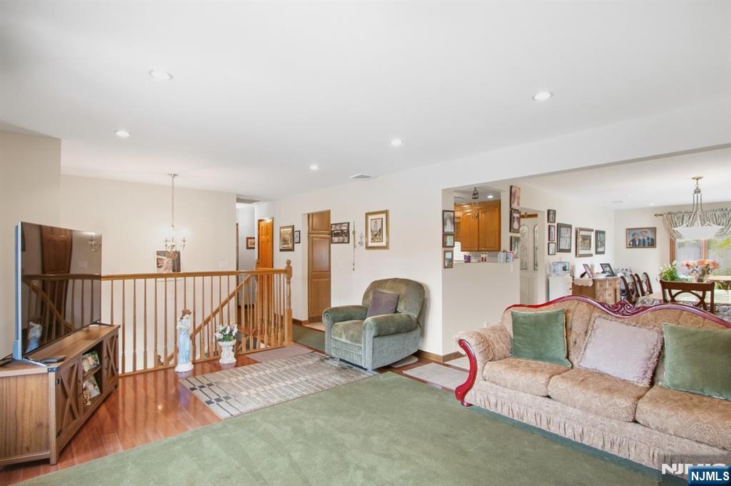 14 Leonard Road Butler, NJ 07405 - Photo 7 of 29 Gallery Image 7