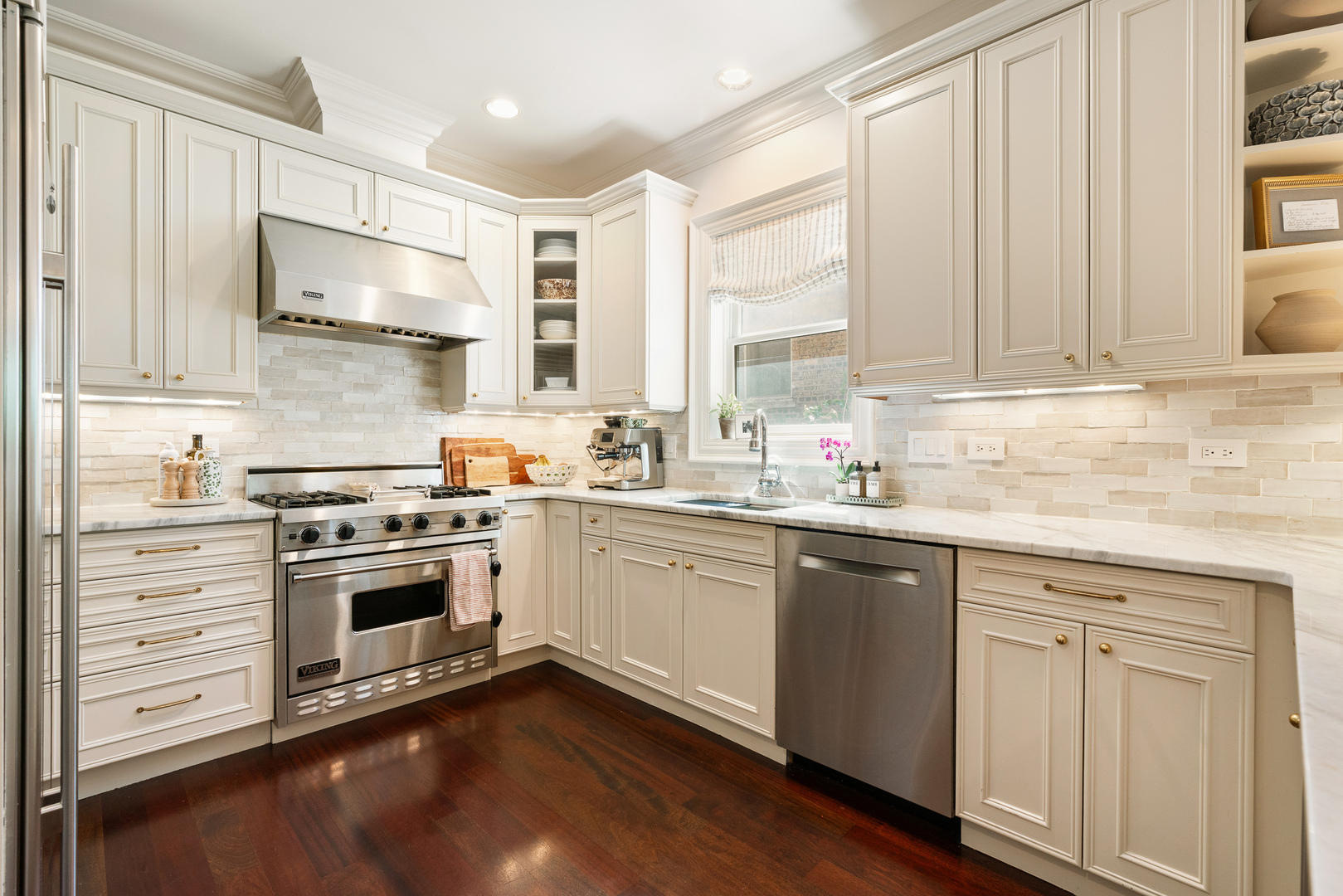 901 West Fletcher Street, Unit 2 Chicago, IL 60657 - Photo 9 of 23