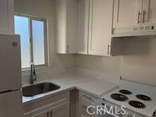 $2,000 | 988 Valencia Street, Unit 4, Costa Mesa, CA 92626