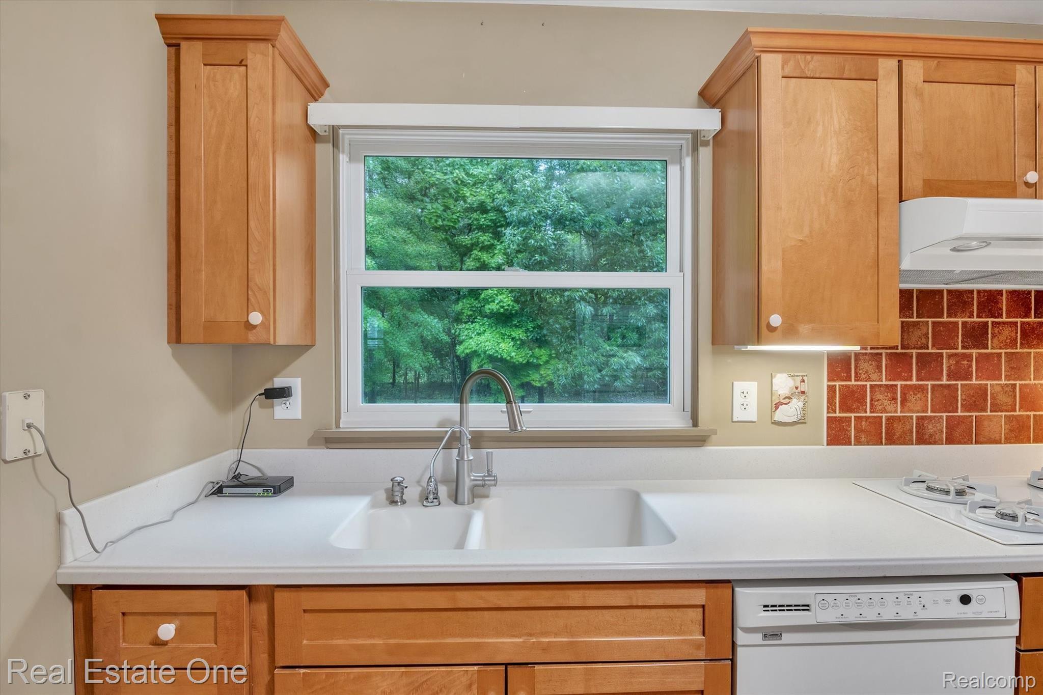5630 North Fleming Road Fowlerville, MI 48836 - Photo 12 of 42 16-5630-N-Fleming-Rd-WindowStill-Real-Estate-Photography-16.jpg