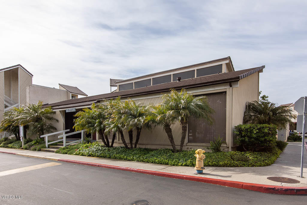 209 South Ventura Road, Unit 31 Port Hueneme, CA 93041 - Photo 24 of 41 a front view of a house with garden