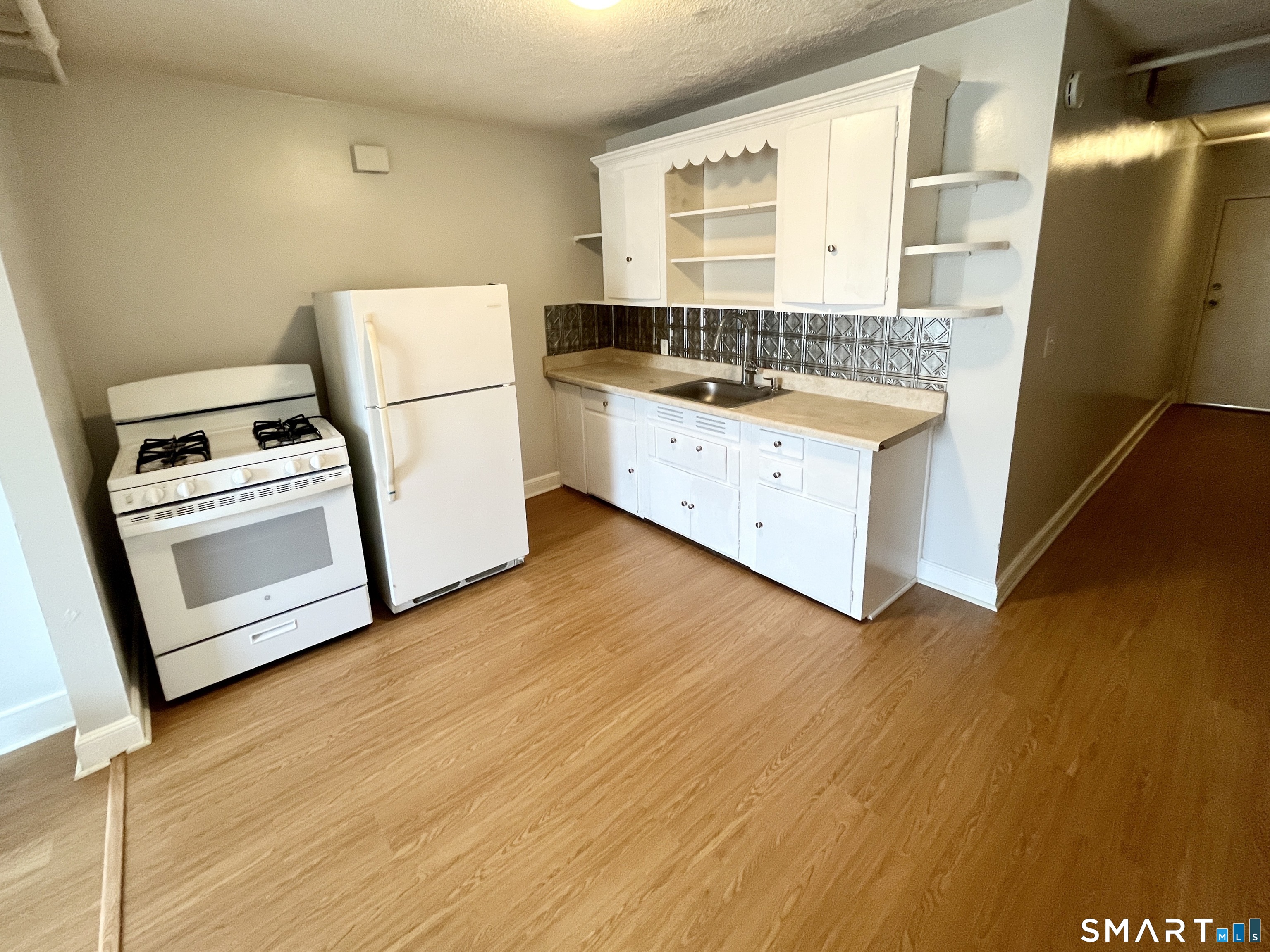 666 Main Street, Unit B1 Middletown, CT 06457 - Photo 4 of 16