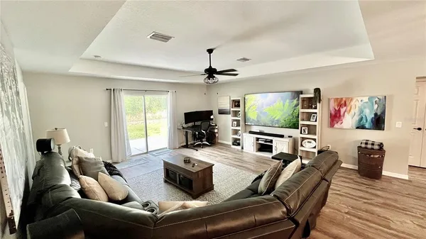 $2,100 | 13486 English Sparrow Road, Weeki Wachee, FL 34614