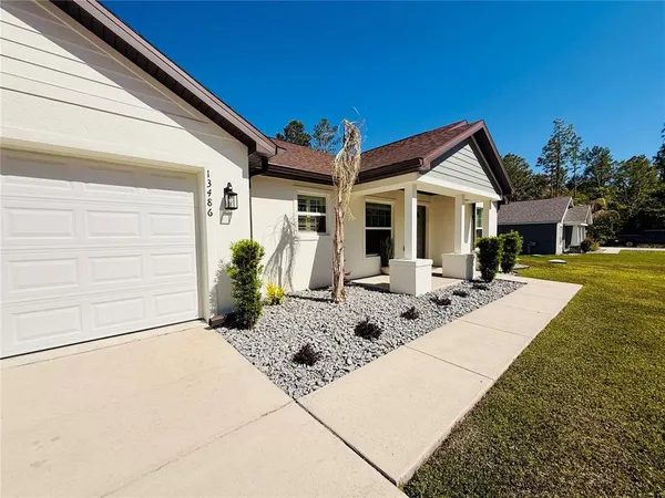 $2,100 | 13486 English Sparrow Road, Weeki Wachee, FL 34614