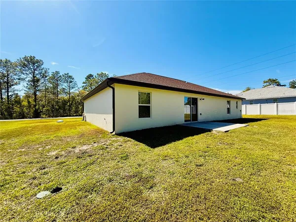 $2,100 | 13486 English Sparrow Road, Weeki Wachee, FL 34614