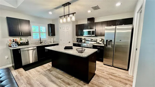 $2,100 | 13486 English Sparrow Road, Weeki Wachee, FL 34614