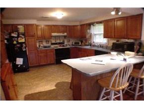 1180 South Mammoth Road Manchester, NH 03109 - Photo 3 of 9 Gallery Image 3