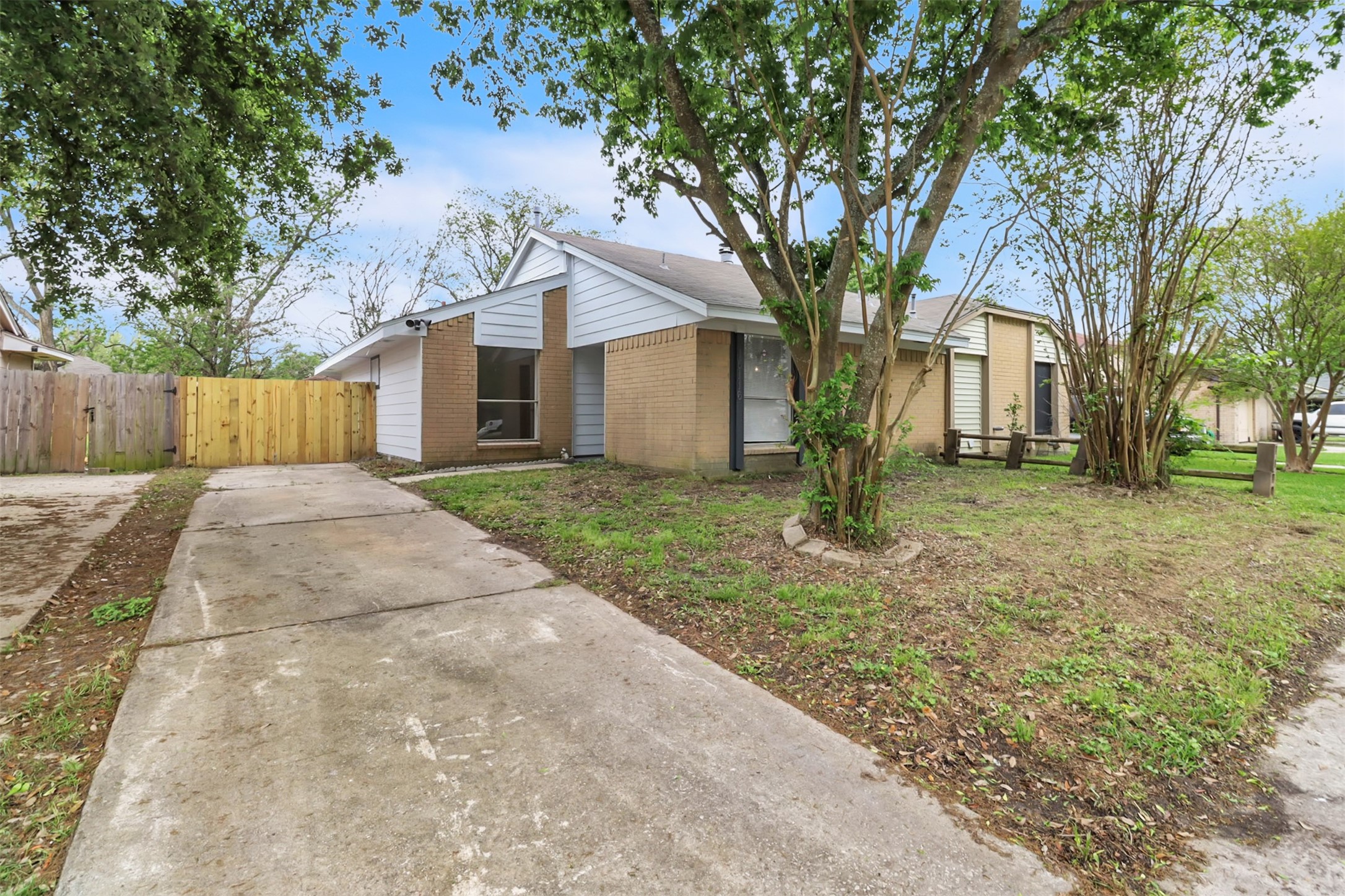 15116 Sheffield Terrace Channelview, TX 77530 - Photo 16 of 16 front view of a house with a yard