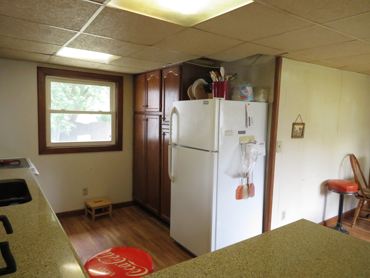 260 West Southmor Road Morris, IL 60450 - Photo 15 of 35 a refrigerator freezer sitting inside of a kitchen