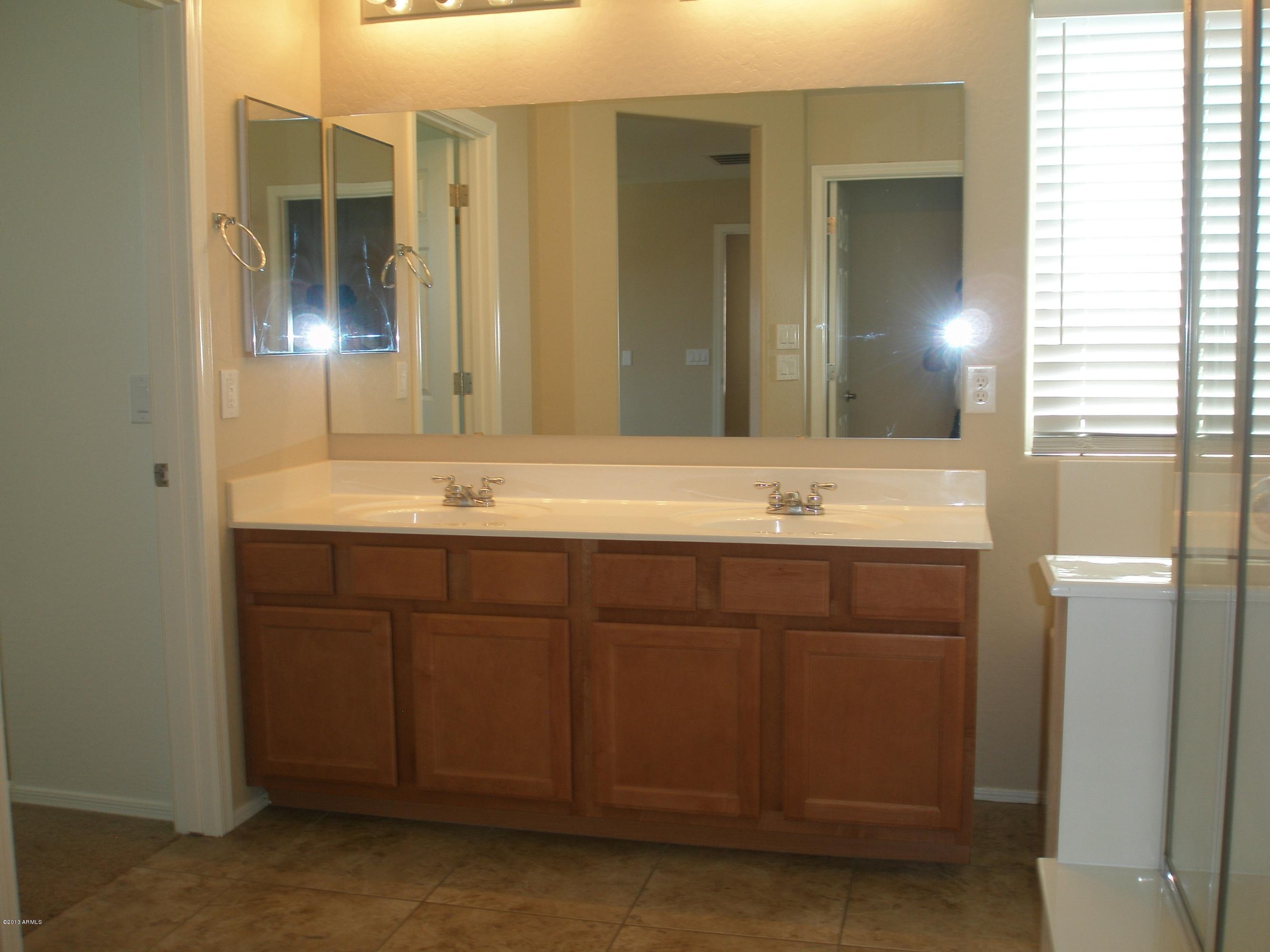 2558 West Gaby Road Phoenix, AZ 85041 - Photo 31 of 57 P1010045