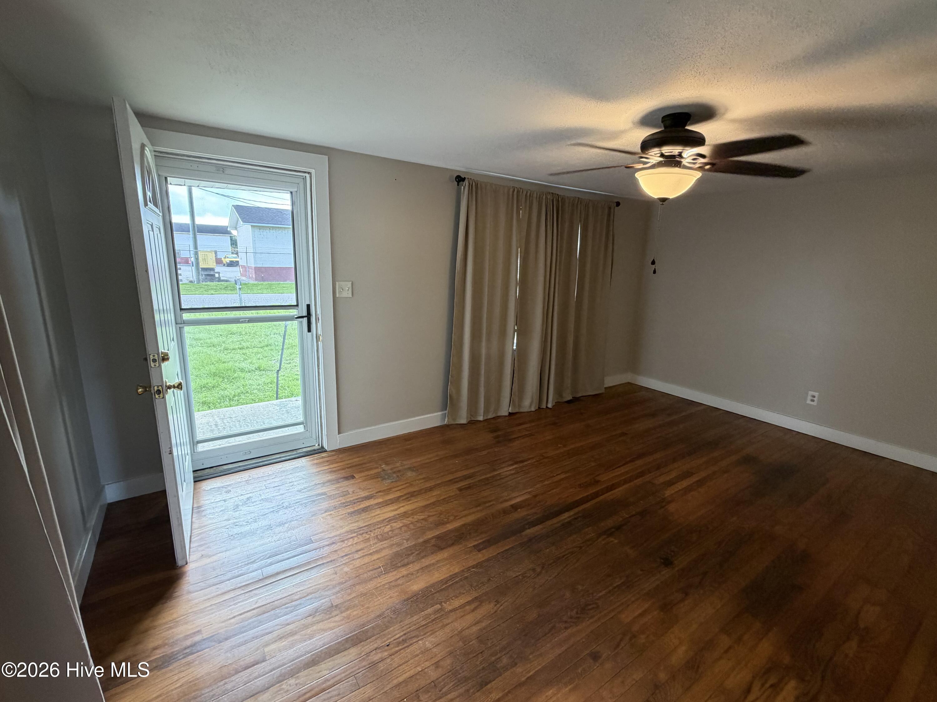806 Grimes Road Washington, NC 27889 - Photo 2 of 8