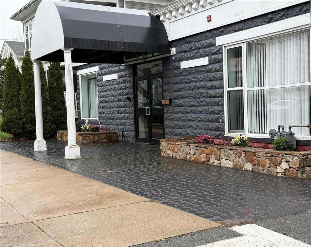 413 High Street Bristol, RI 02809 - Photo 1 of 35
