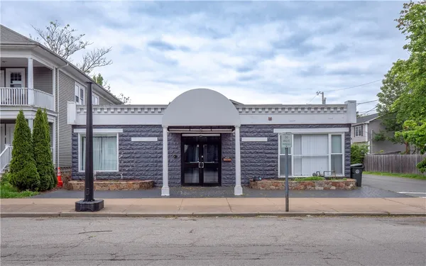 $580,000 | 413 High Street, Bristol, RI 02809