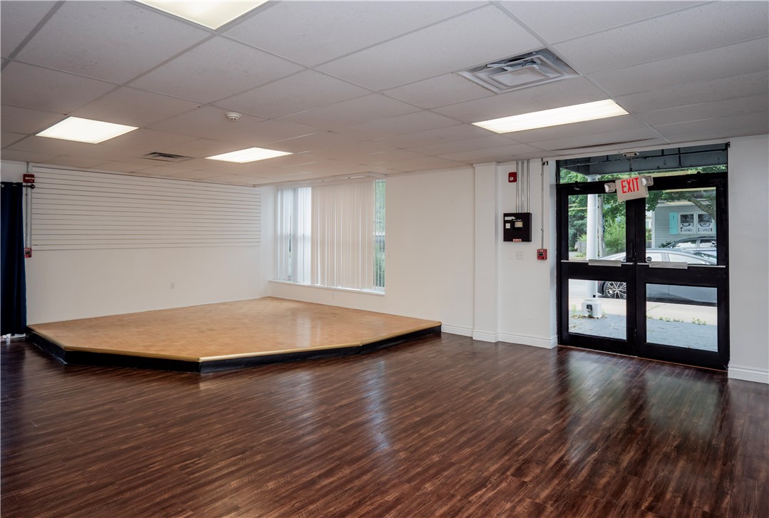413 High Street Bristol, RI 02809 - Photo 6 of 35