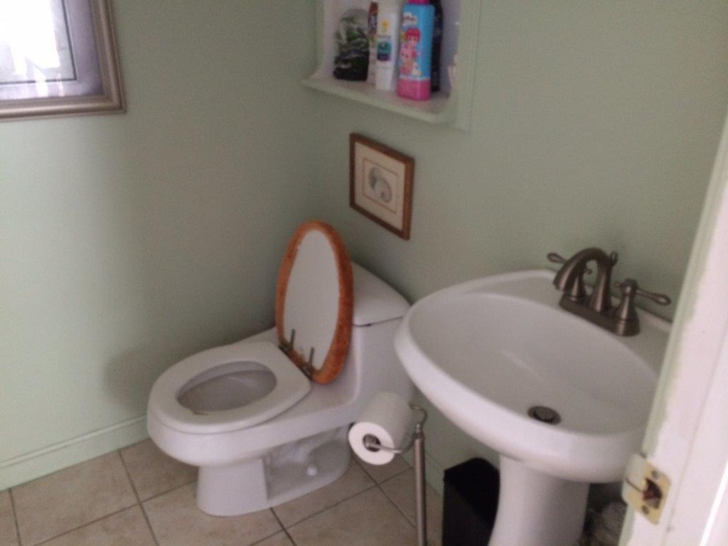46 Maple Street Saco, ME 04072 - Photo 9 of 16 Second Floor Bathroom