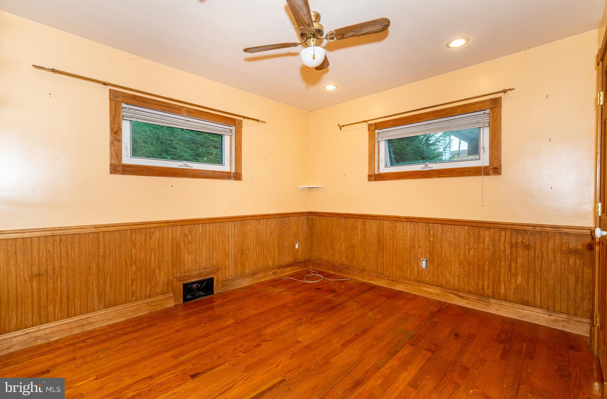 554 Abbeyville Road Lancaster, PA 17603 - Photo 11 of 29 Bedroom 2
