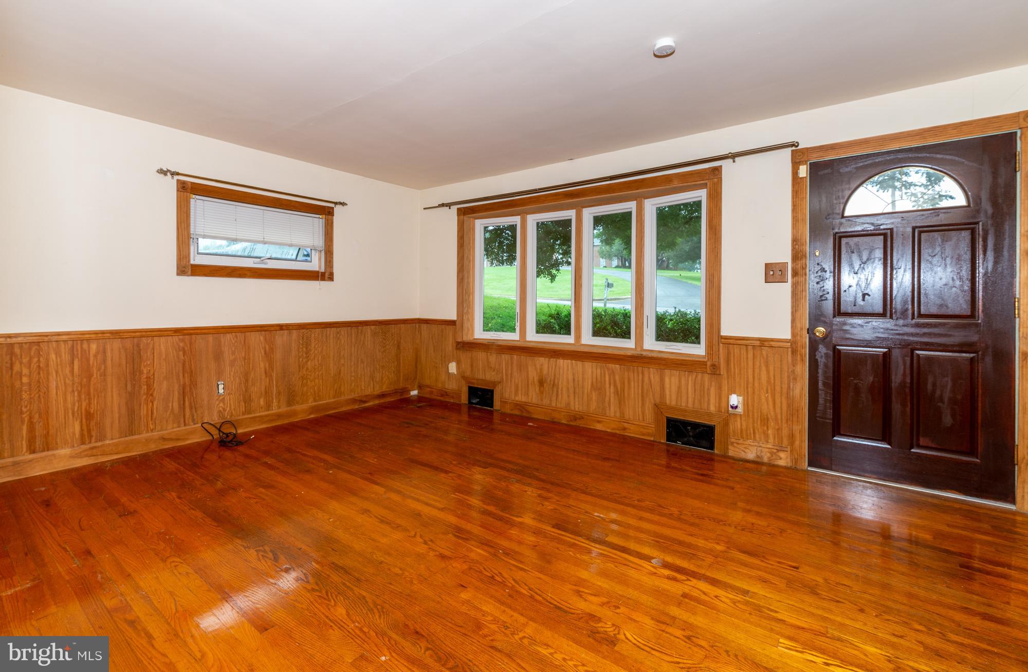 554 Abbeyville Road Lancaster, PA 17603 - Photo 16 of 29 Living Room