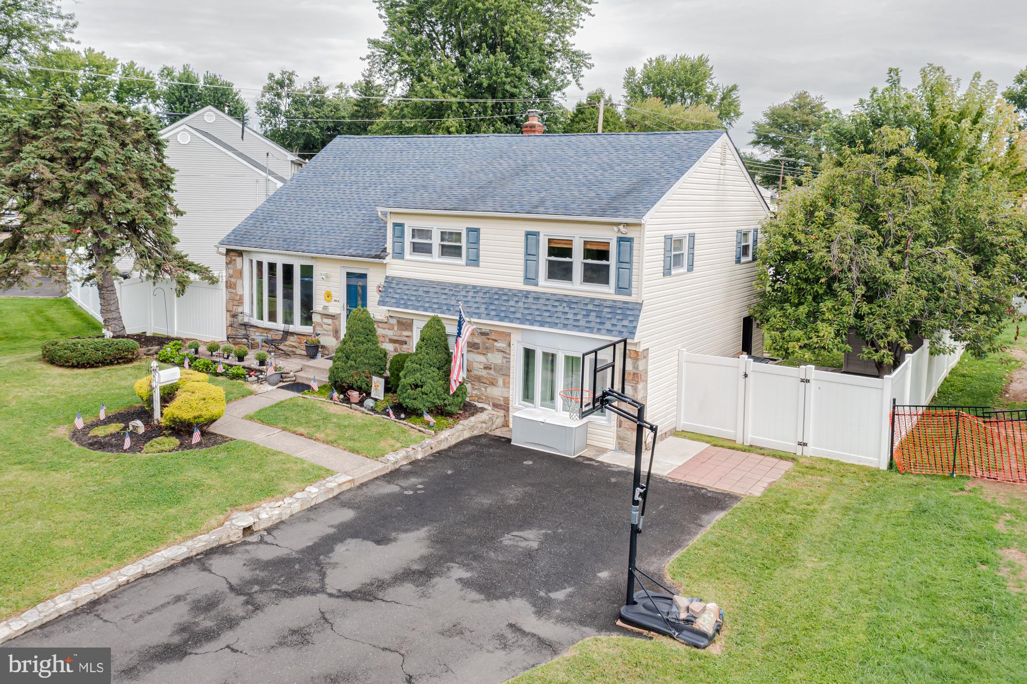 1047 Coronet Road Warminster, PA 18974 - Photo 4 of 50 Front