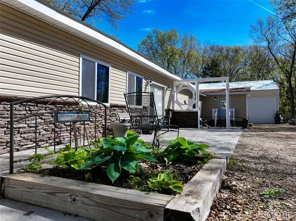 $265,000 | 1297 Southeast 879 Pvt Road, Deepwater, MO 64740