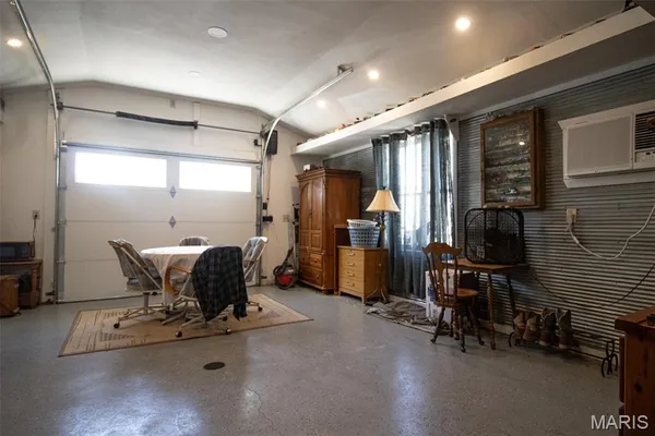 $265,000 | 1297 Southeast 879 Pvt Road, Deepwater, MO 64740