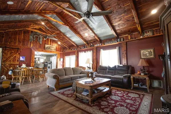 $265,000 | 1297 Southeast 879 Pvt Road, Deepwater, MO 64740