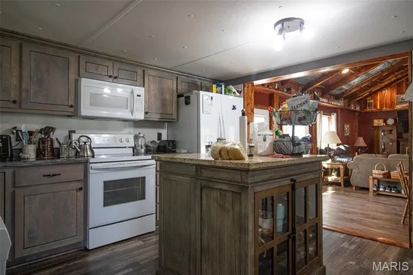 $265,000 | 1297 Southeast 879 Pvt Road, Deepwater, MO 64740