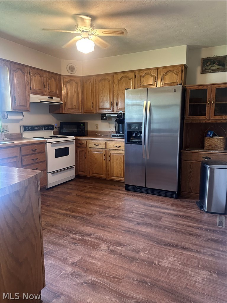 785 C20 Reno, OH 45773 - Photo 6 of 26 New Laminate Flooring