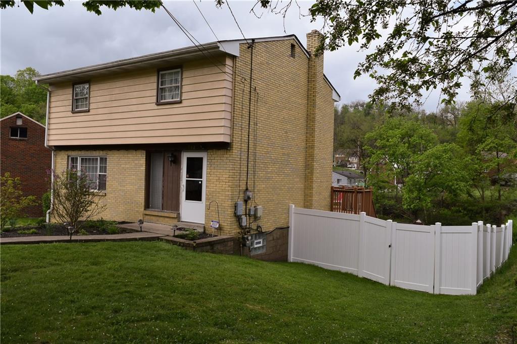 243 Stotler Road Pittsburgh, PA 15235 - Photo 2 of 18 Gallery Image 2