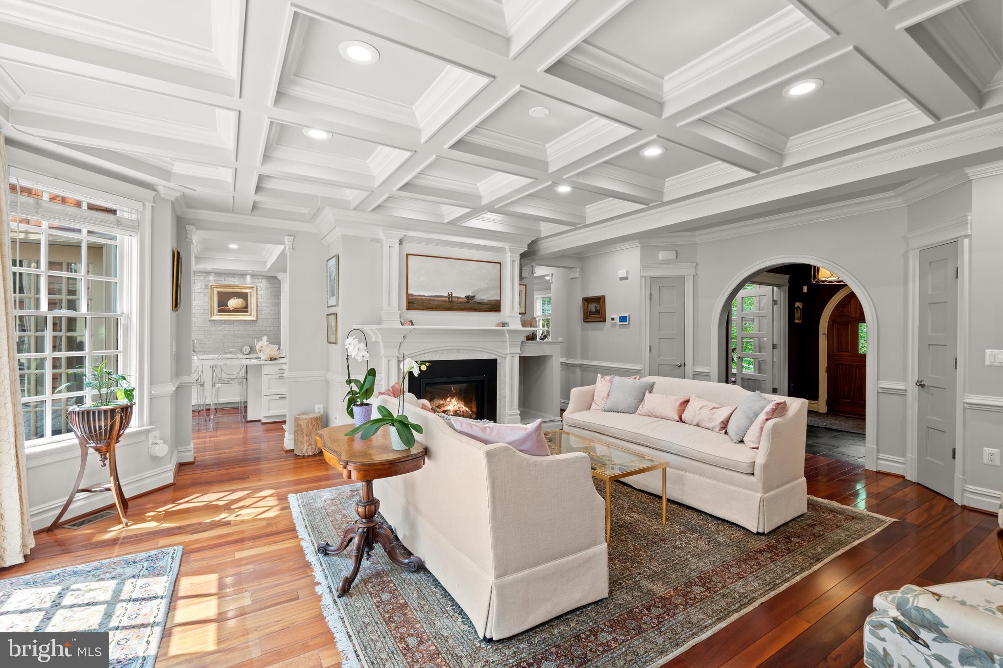 3107 Russell Road Alexandria, VA 22305 - Photo 17 of 90 Great room