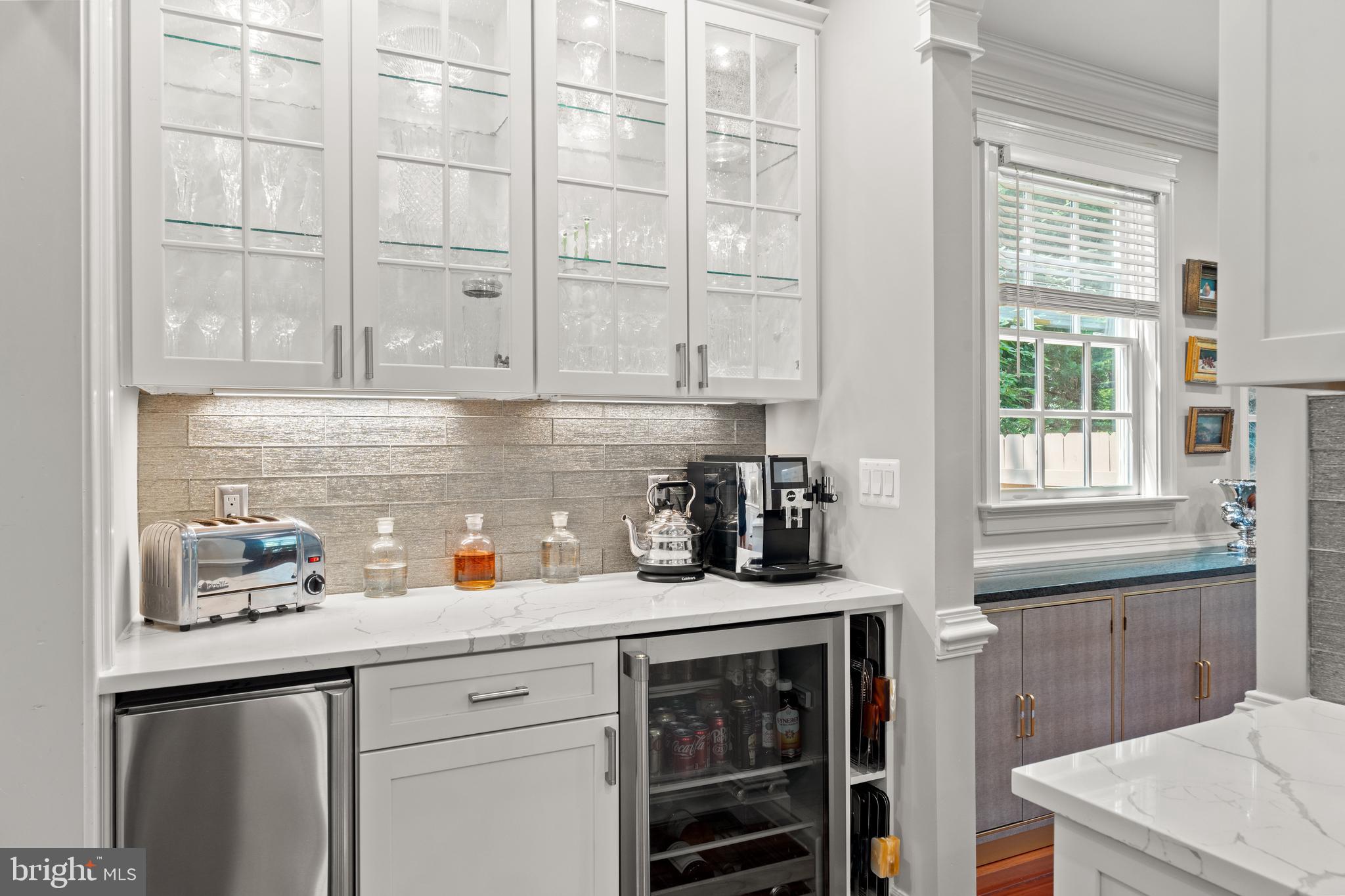 3107 Russell Road Alexandria, VA 22305 - Photo 25 of 90 KitchenBar