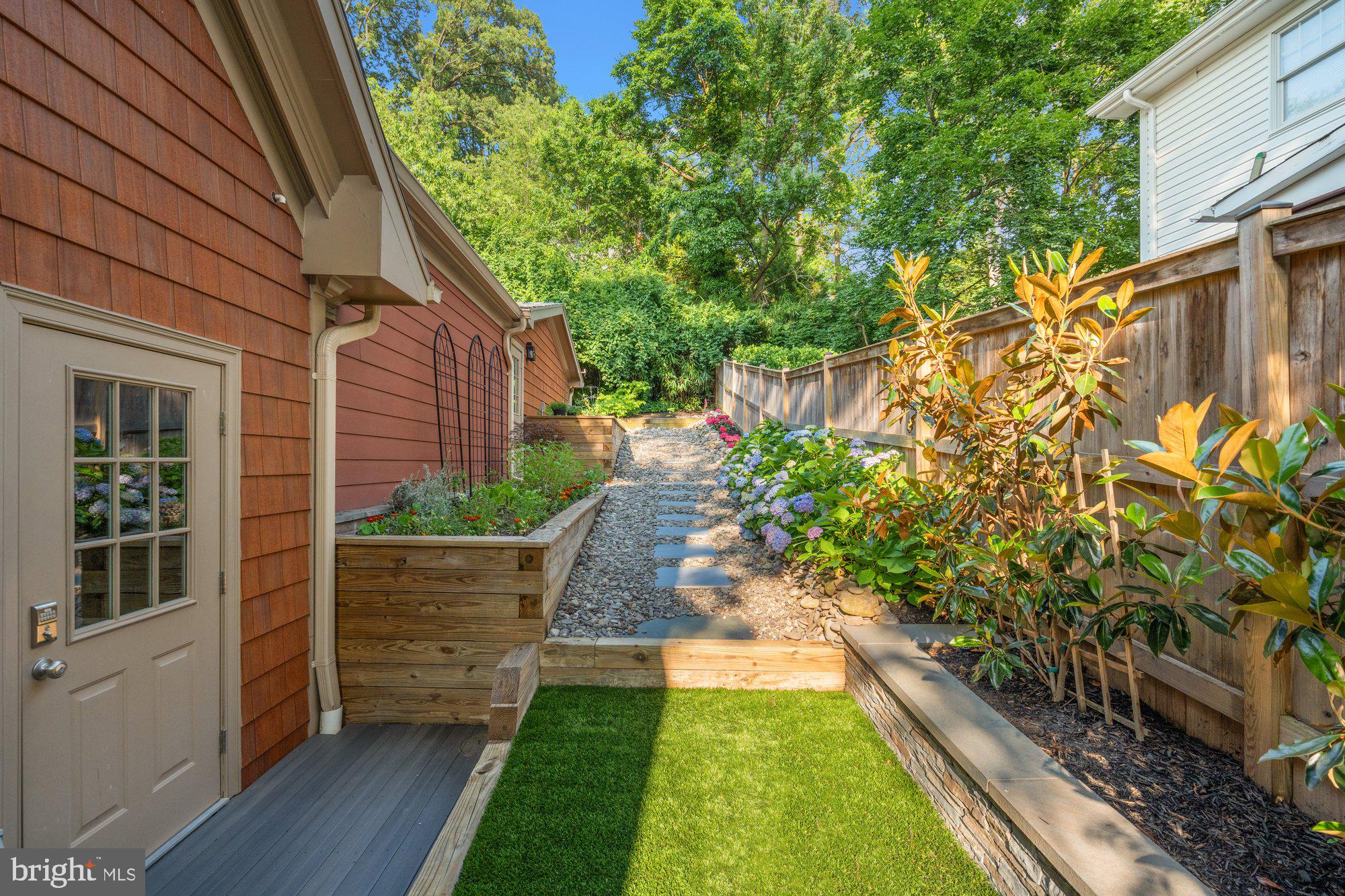 3107 Russell Road Alexandria, VA 22305 - Photo 27 of 90 Garden adjacent to Kitchen