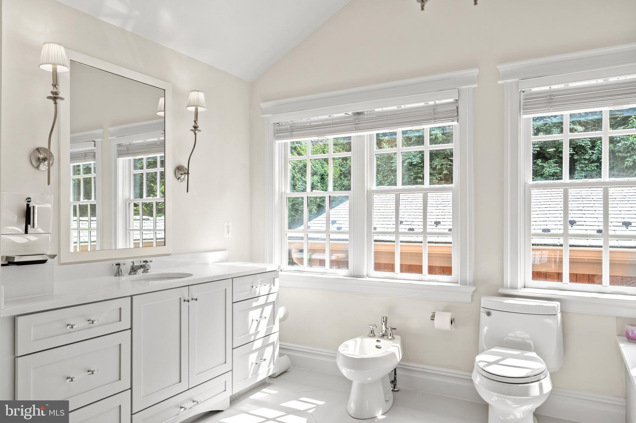 3107 Russell Road Alexandria, VA 22305 - Photo 42 of 90 Dual Sinks