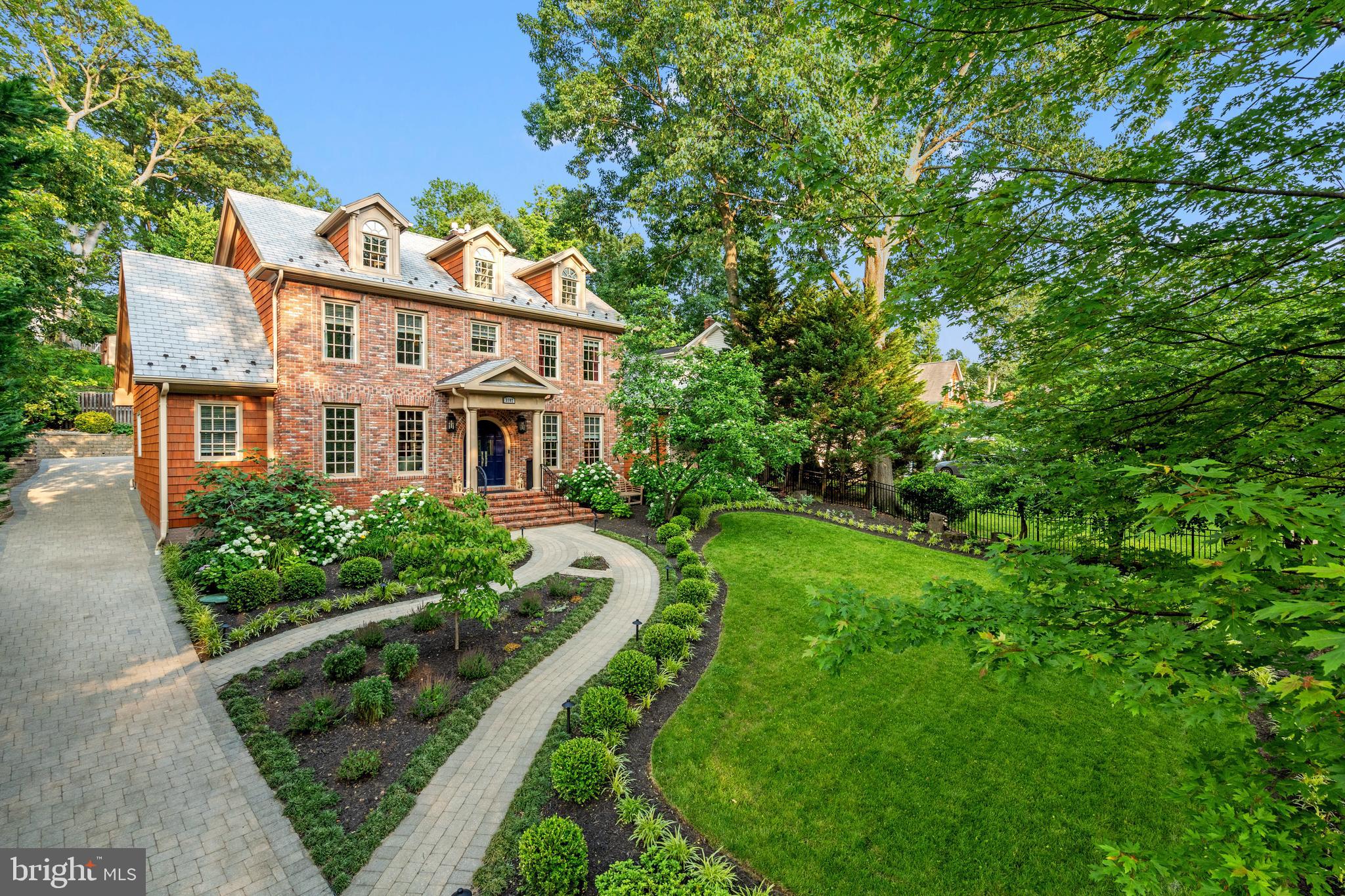 3107 Russell Road Alexandria, VA 22305 - Photo 5 of 90 Amazing Entertaining Space