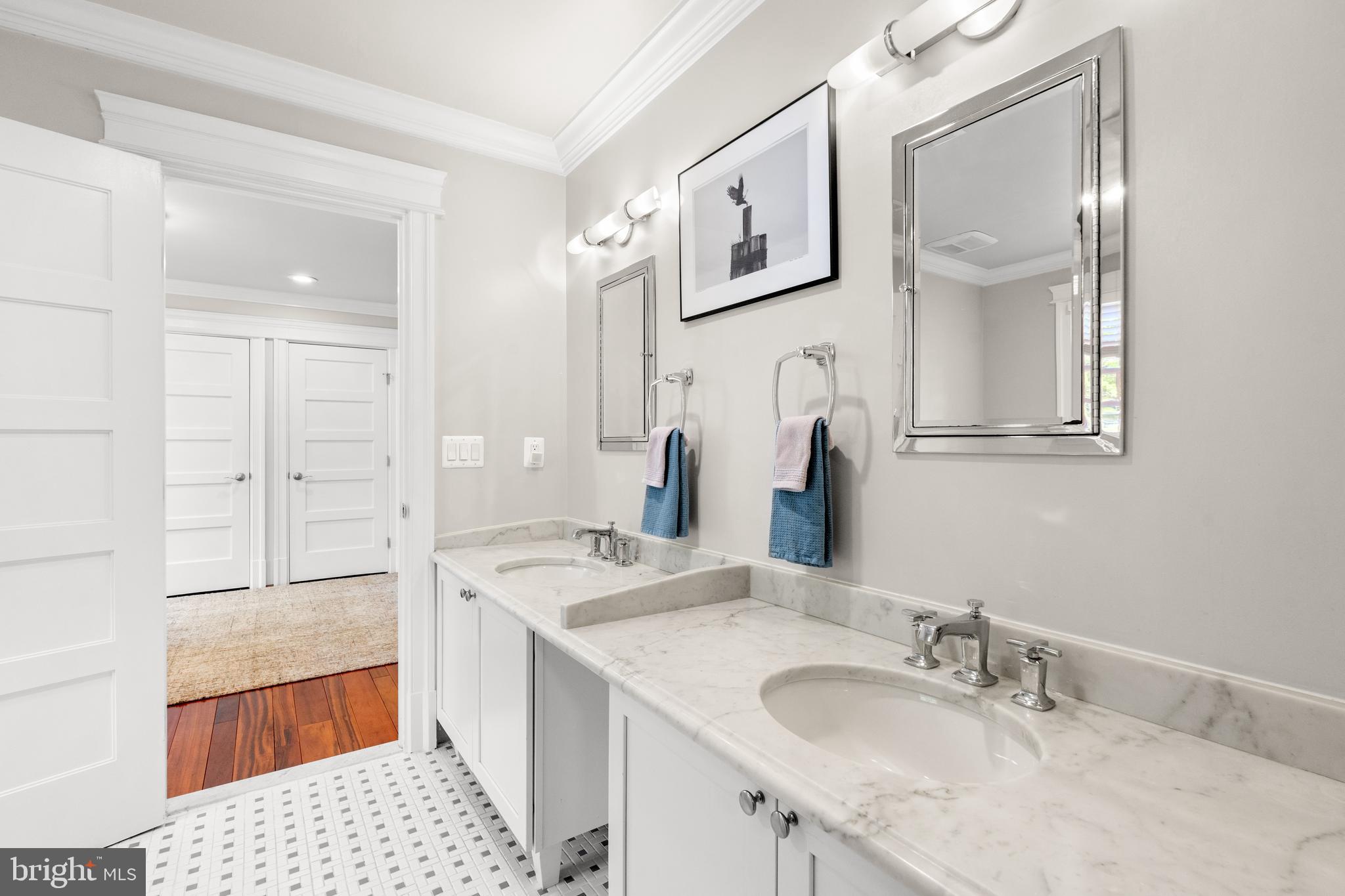 3107 Russell Road Alexandria, VA 22305 - Photo 52 of 90 Ensuite Bathroom