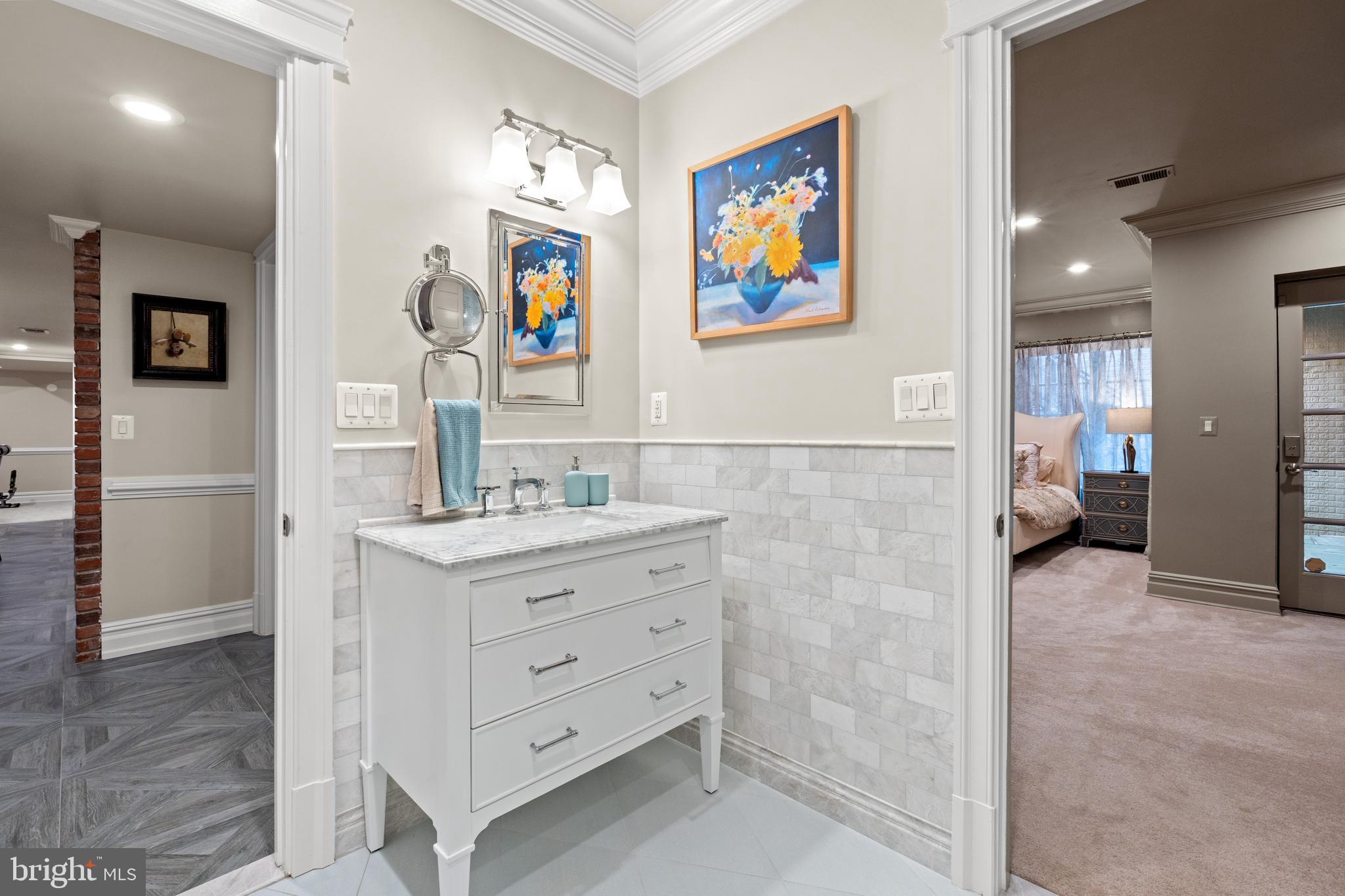 3107 Russell Road Alexandria, VA 22305 - Photo 70 of 90 En Suite Primary #3