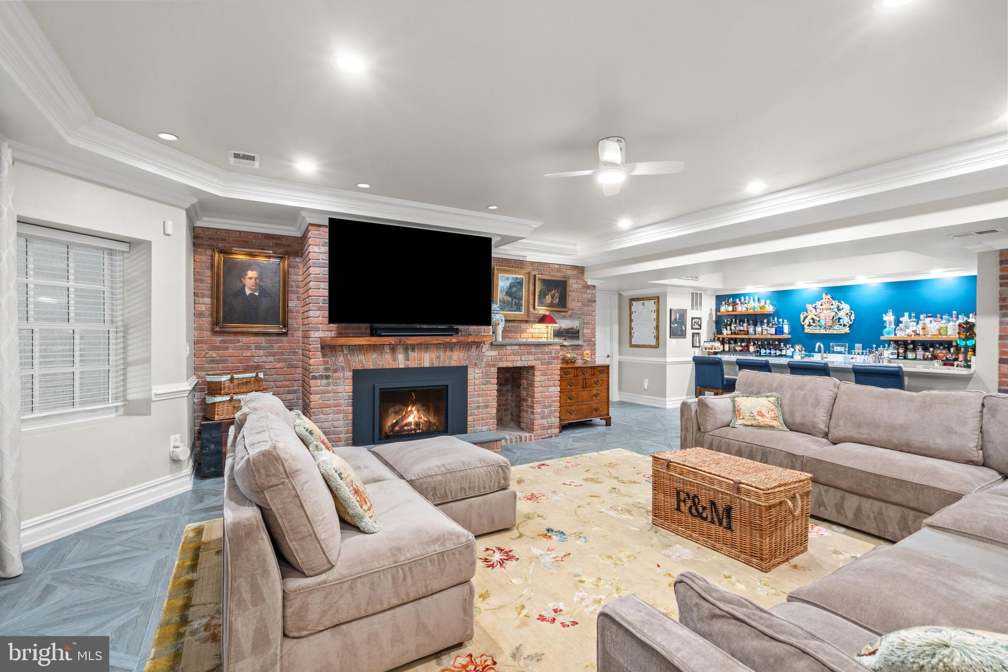 3107 Russell Road Alexandria, VA 22305 - Photo 74 of 90 Gas Fireplace