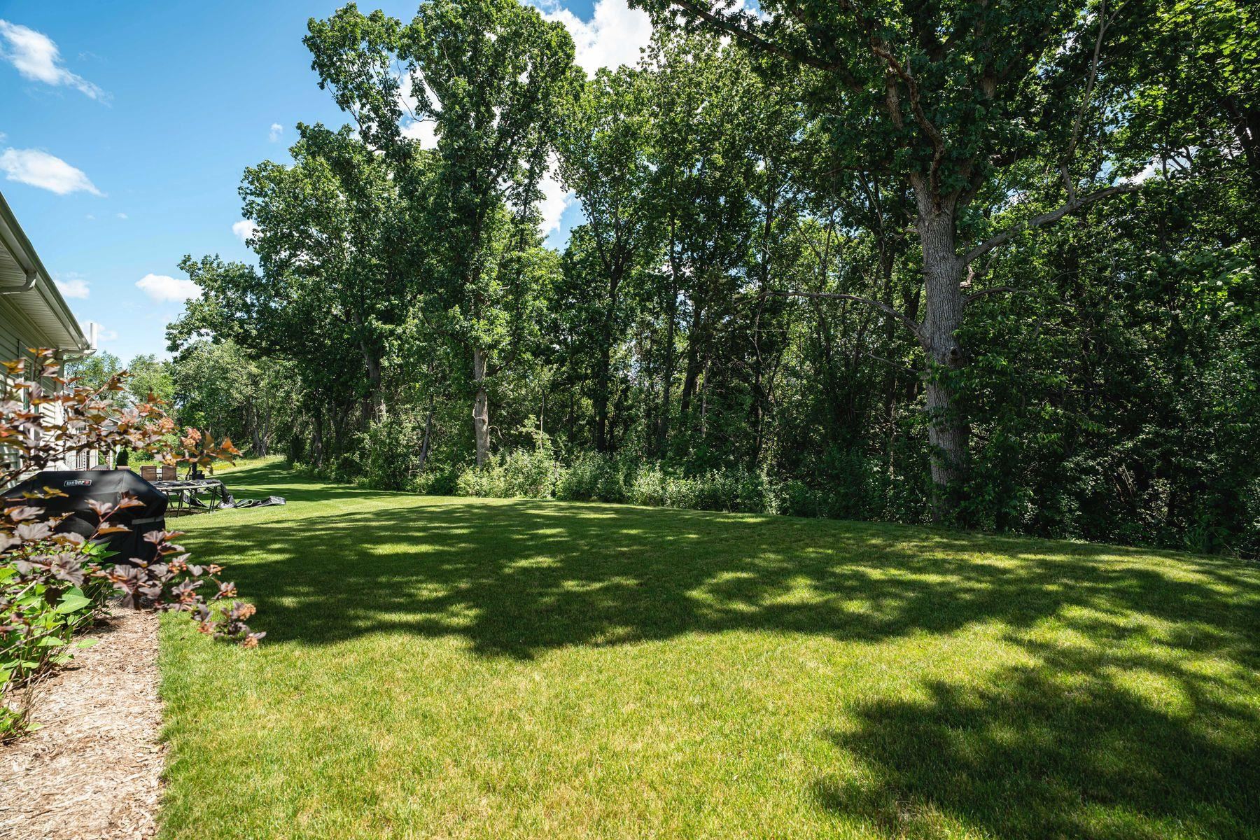 524 Wild Oak Road Hartland, WI 53029 - Photo 4 of 49