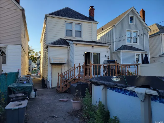 $800,000 | 78-37 64th Place | Glendale