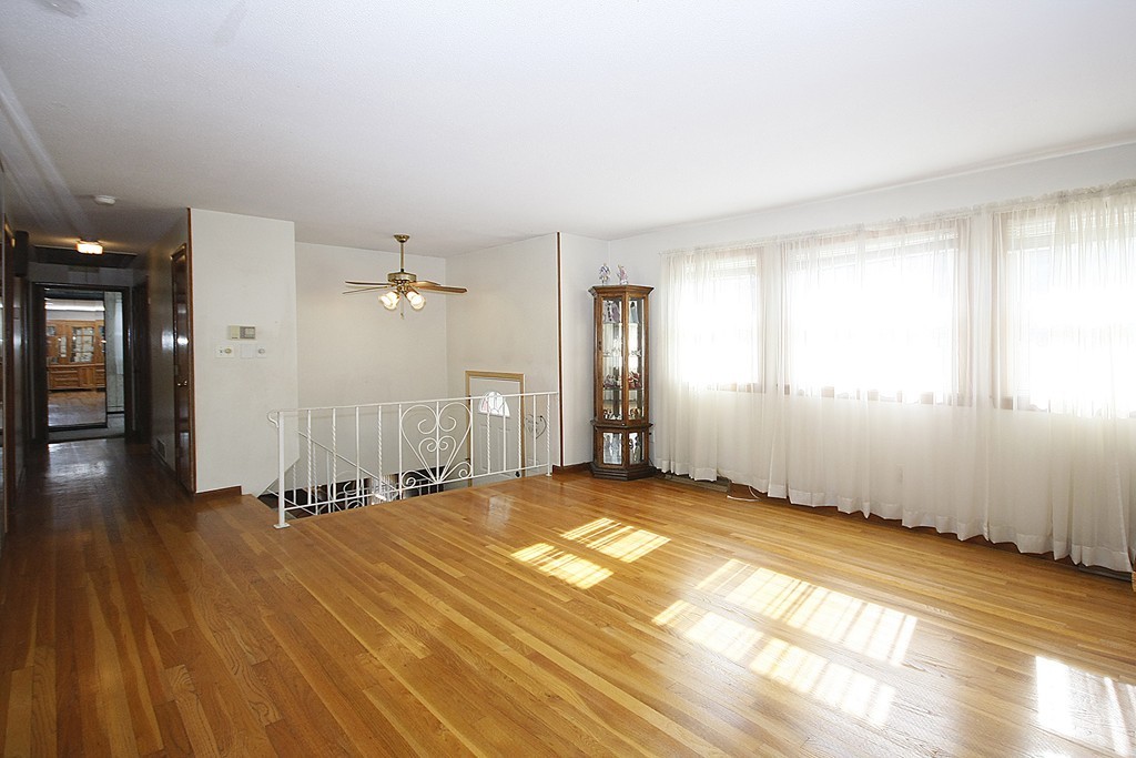 15 Whitney Road Peabody, MA 01960 - Photo 8 of 18 Gallery Image 8