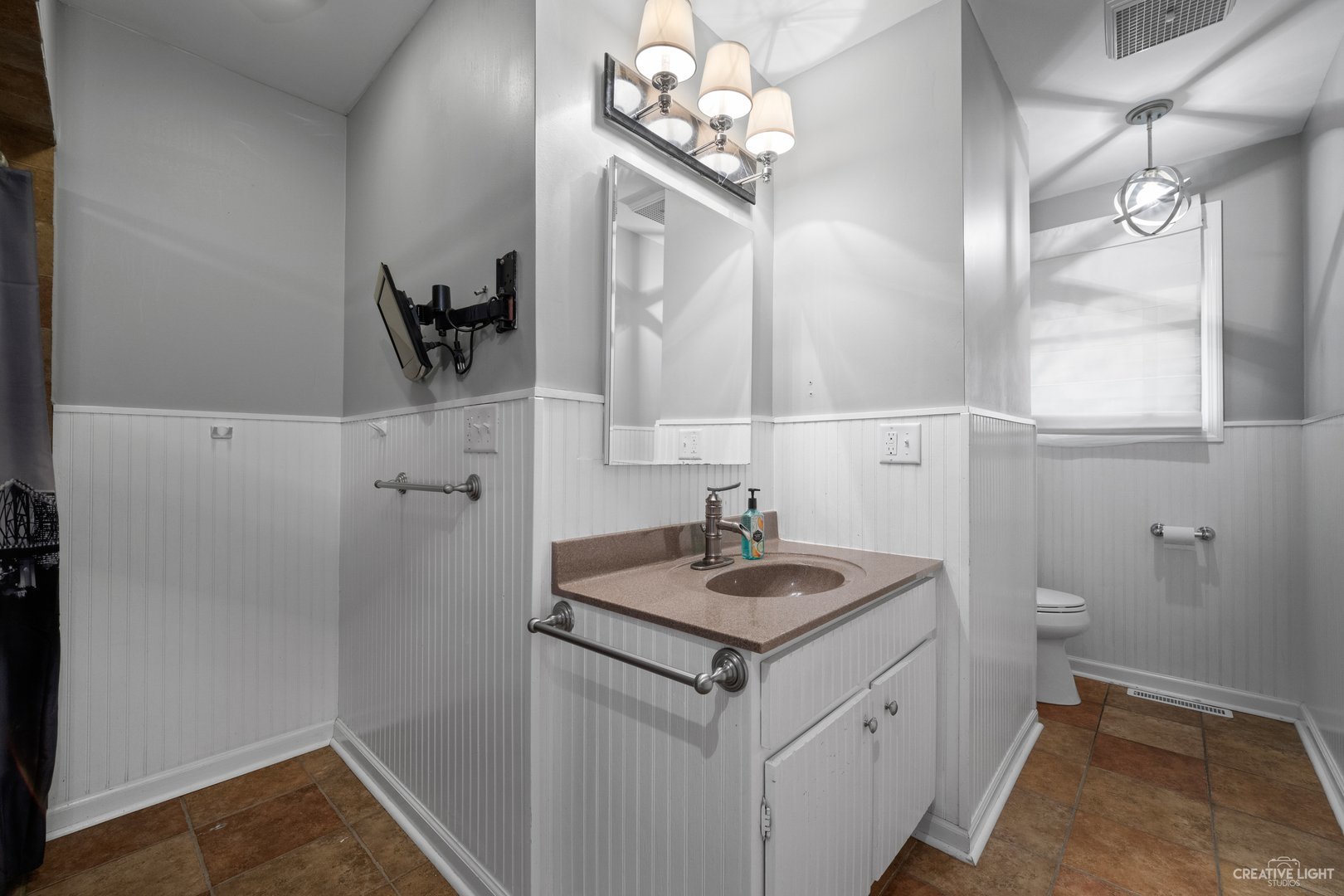 4S064 Thornapple Tree Road Sugar Grove, IL 60554 - Photo 15 of 39 a bathroom with a sink and a mirror