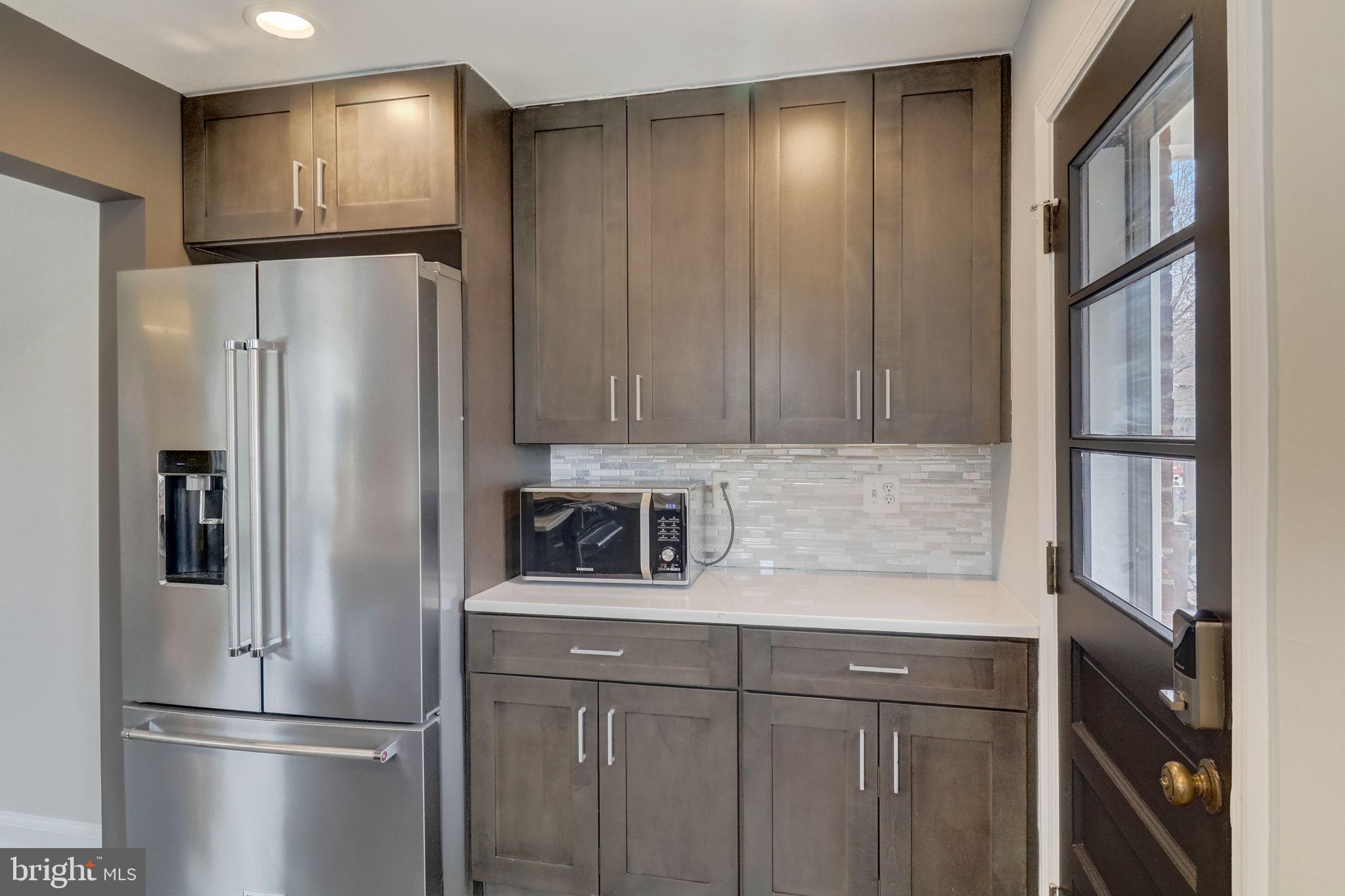 610 Edwards Ferry Road Northeast Leesburg, VA 20176 - Photo 12 of 36 Gallery Image 12
