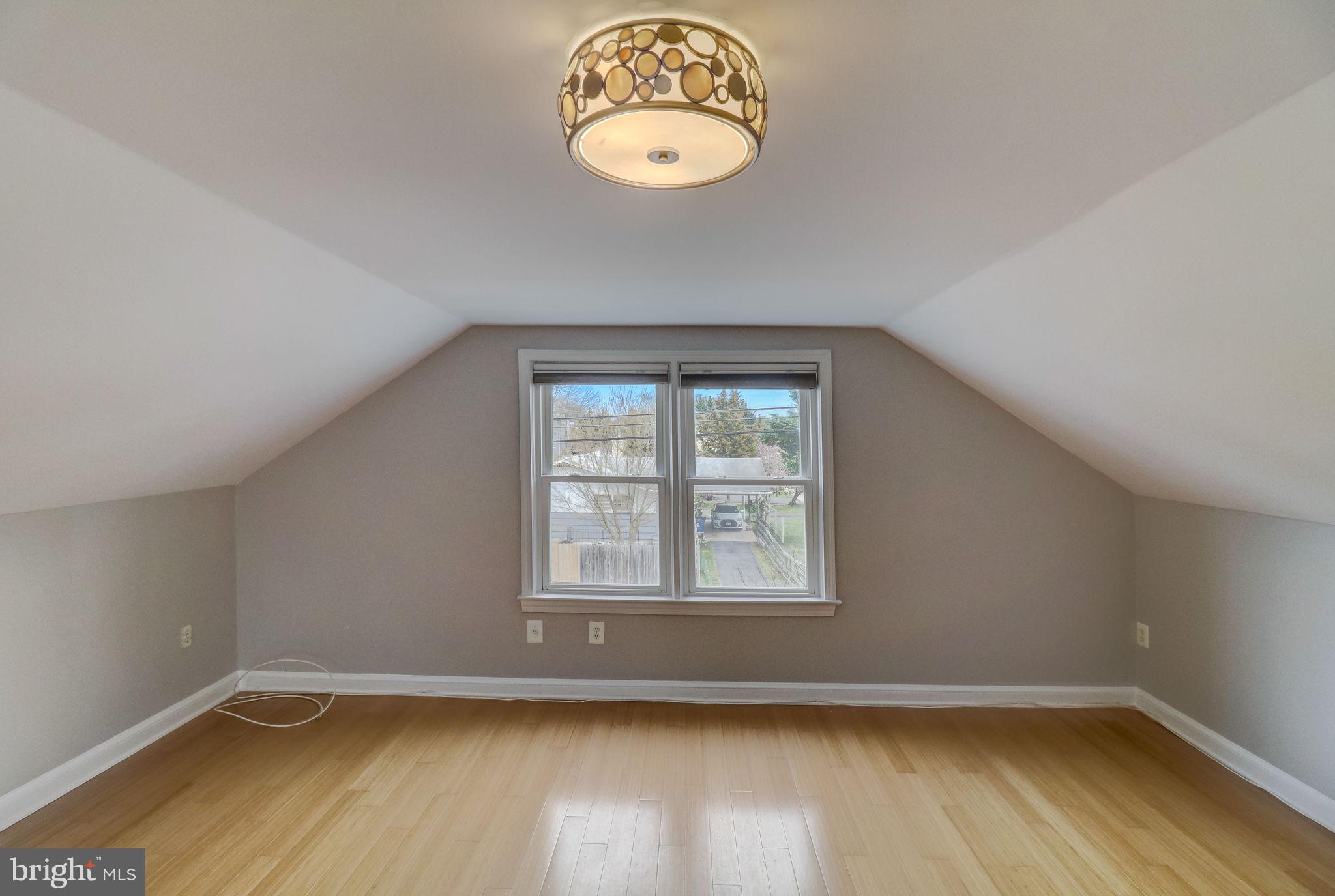 610 Edwards Ferry Road Northeast Leesburg, VA 20176 - Photo 20 of 36 Upper level suite