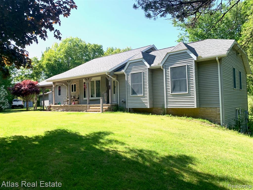 6075 Mayville Road Clifford, MI 48727 - Photo 4 of 24