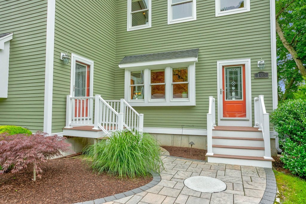 105 Gilmore Road Wrentham, MA 02093 - Photo 3 of 42 Gallery Image 3