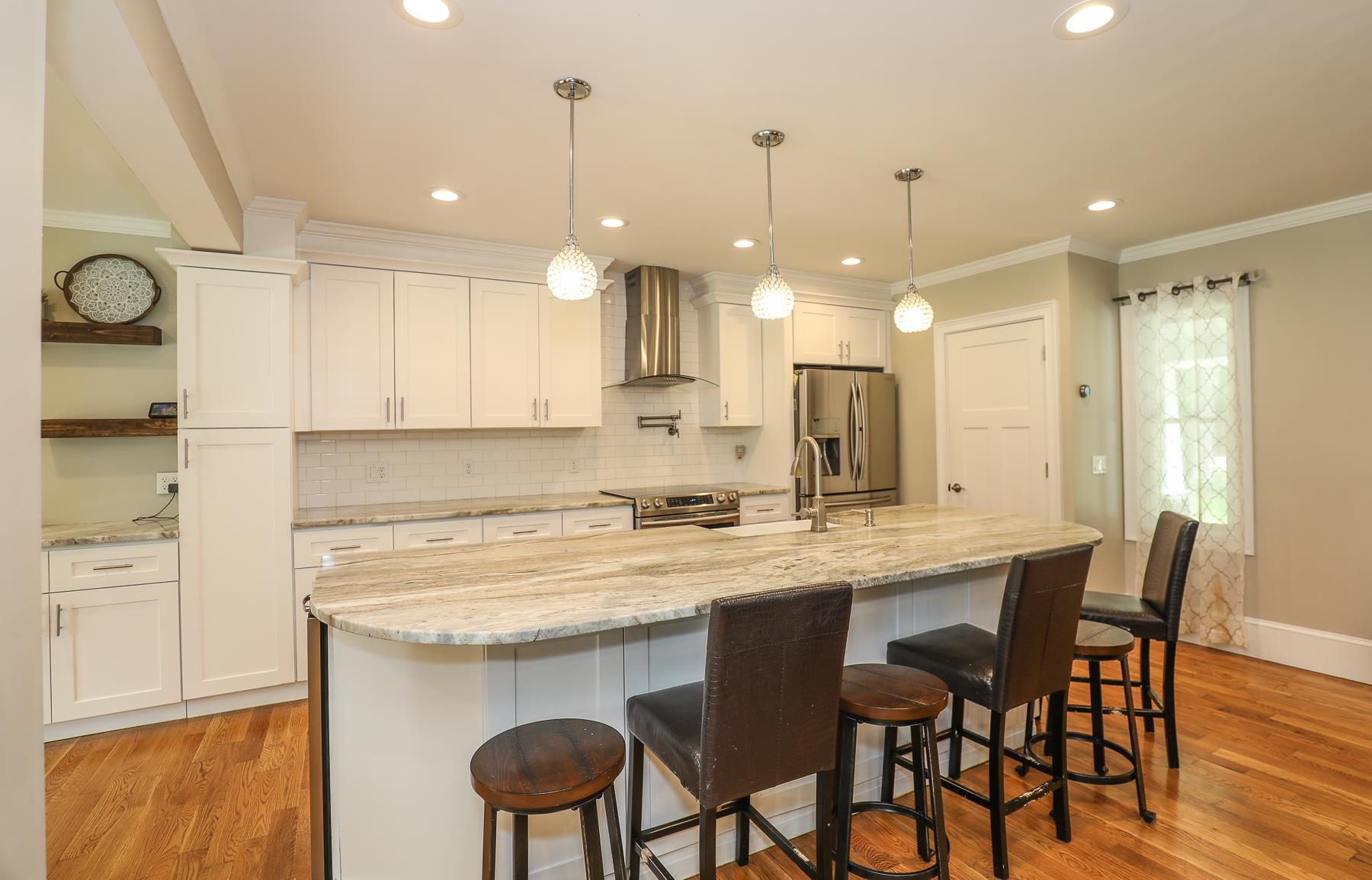 102 Seaverns Bridge Road Merrimack, NH 03054 - Photo 4 of 40 Gallery Image 4