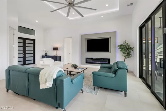 $830,000 | 104 Northeast 6th Street, Cape Coral, FL 33909