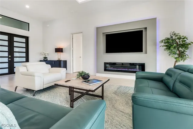 $830,000 | 104 Northeast 6th Street, Cape Coral, FL 33909